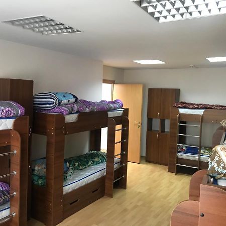 Міни-Хостел Родинного Типу Dubai Uzhhorod Bagian luar foto