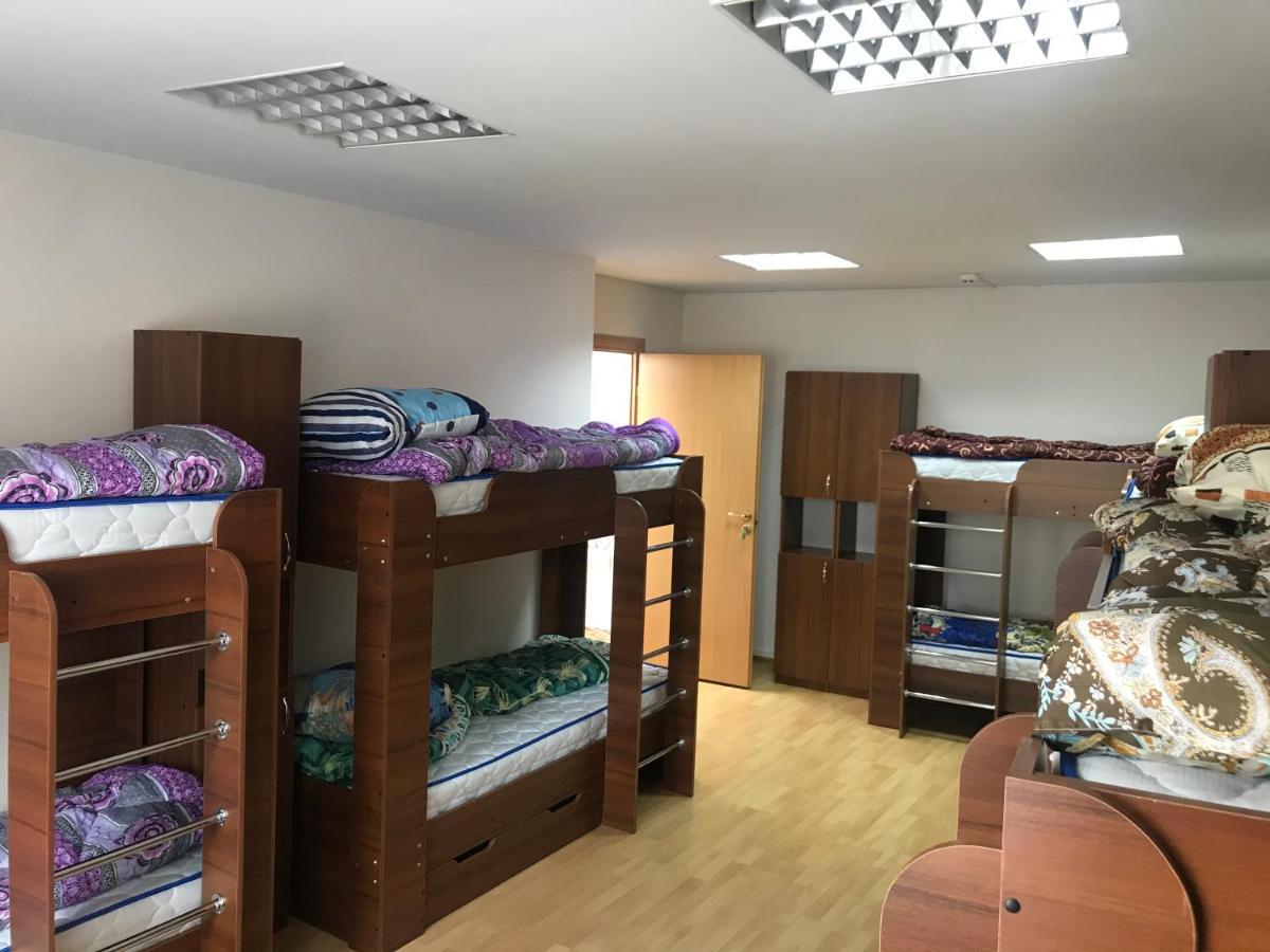 Міни-Хостел Родинного Типу Dubai Uzhhorod Bagian luar foto