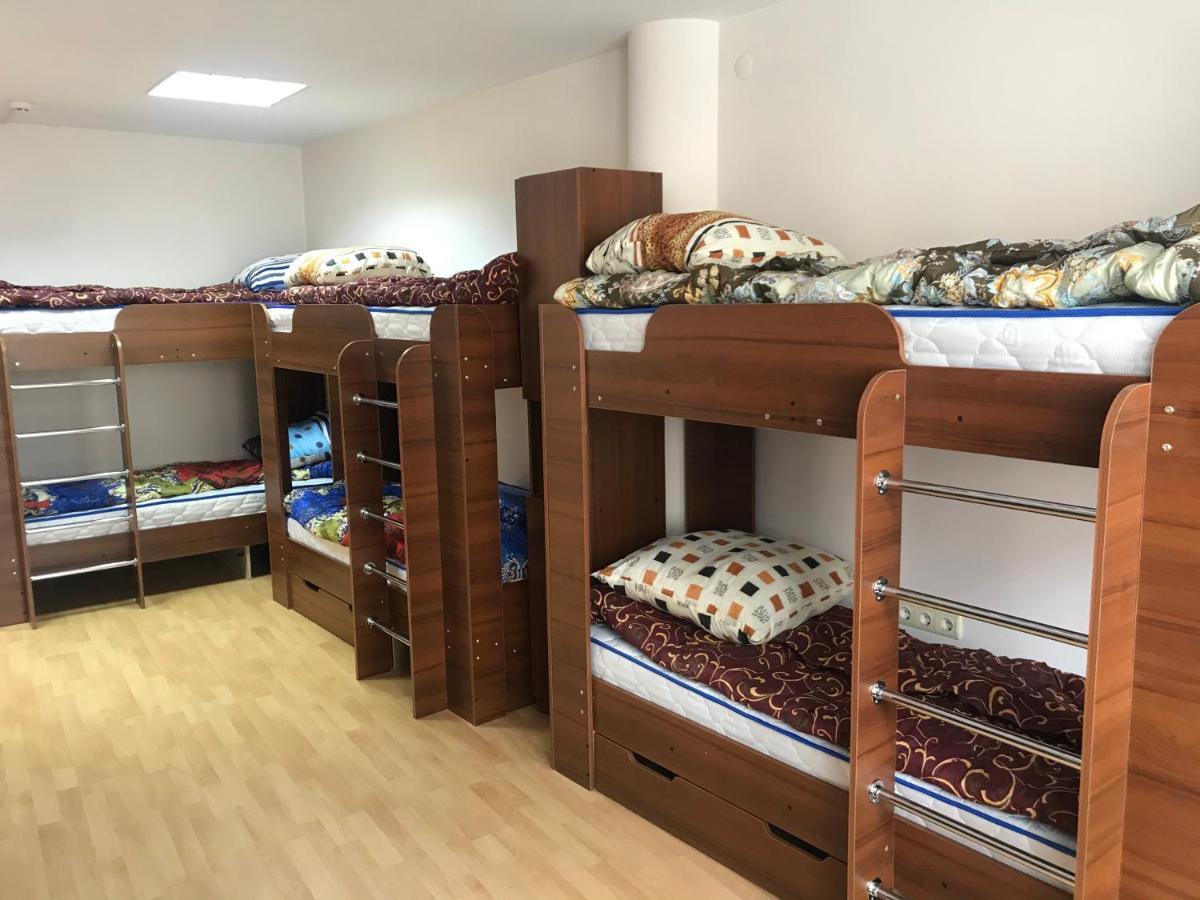 Міни-Хостел Родинного Типу Dubai Uzhhorod Bagian luar foto
