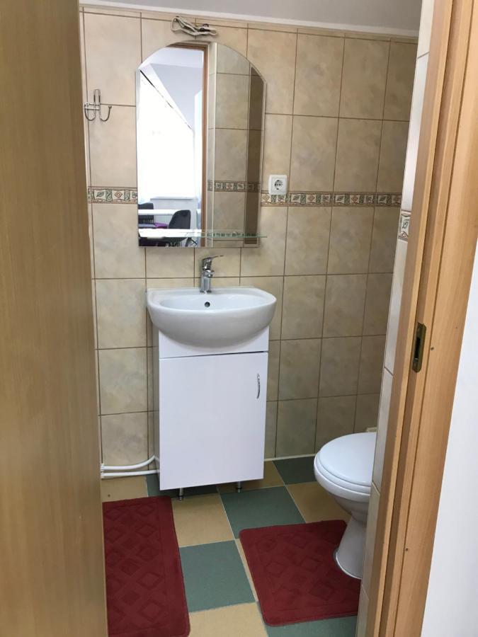 Міни-Хостел Родинного Типу Dubai Uzhhorod Bagian luar foto