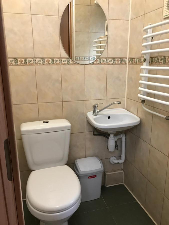 Міни-Хостел Родинного Типу Dubai Uzhhorod Bagian luar foto