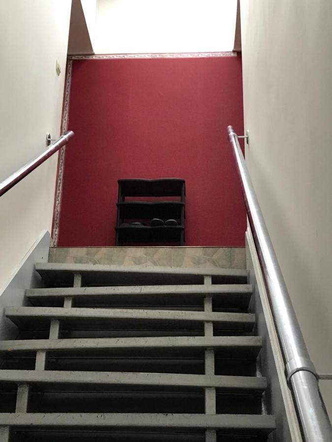 Міни-Хостел Родинного Типу Dubai Uzhhorod Bagian luar foto